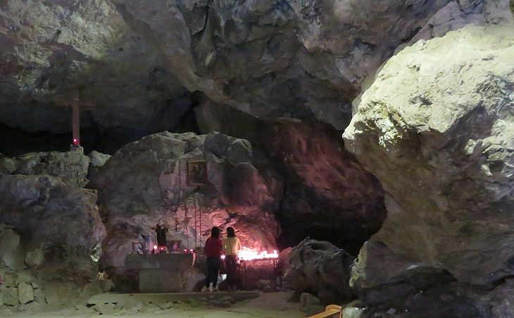 The cave which was used as a church at the old monastery of Saint Anthony of Qozhaya
