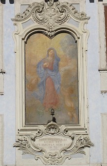 Madonna in Piazza della Rotonda
