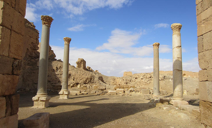 Courtyard to the side of the mosque