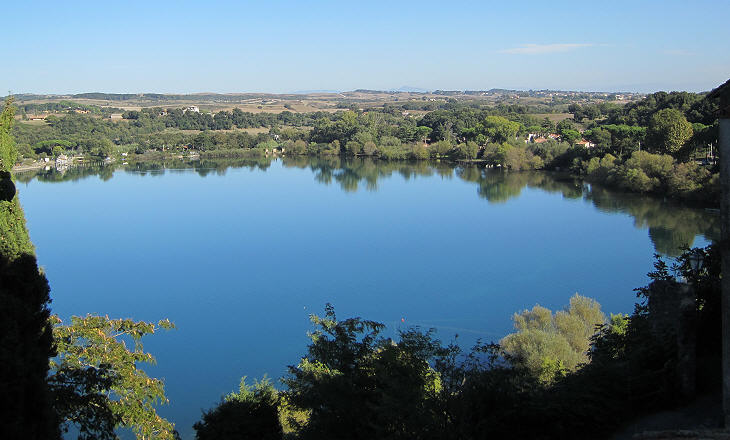 Circular bay to the east of Anguillara