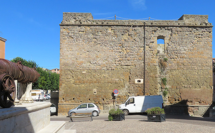 Main tower protecting Rignano