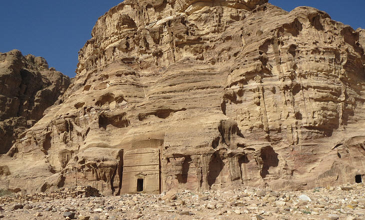 Tombs on the road to Jebel Haroun