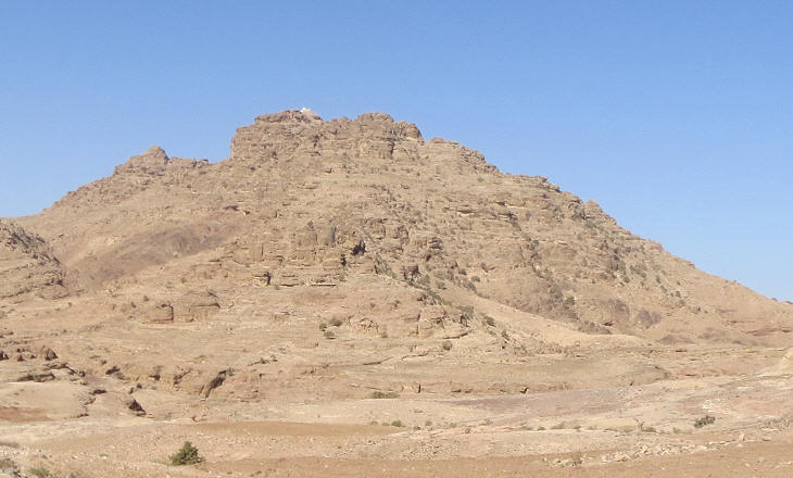 Jebel Haroun seen from Szetouh Haroun