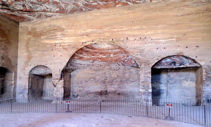 Royal Tombs: Urn Tomb - Interior