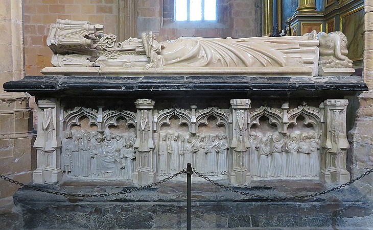 Saint-Bertrand-de-Comminges: Monument to Bishop Hugues de Chatillon